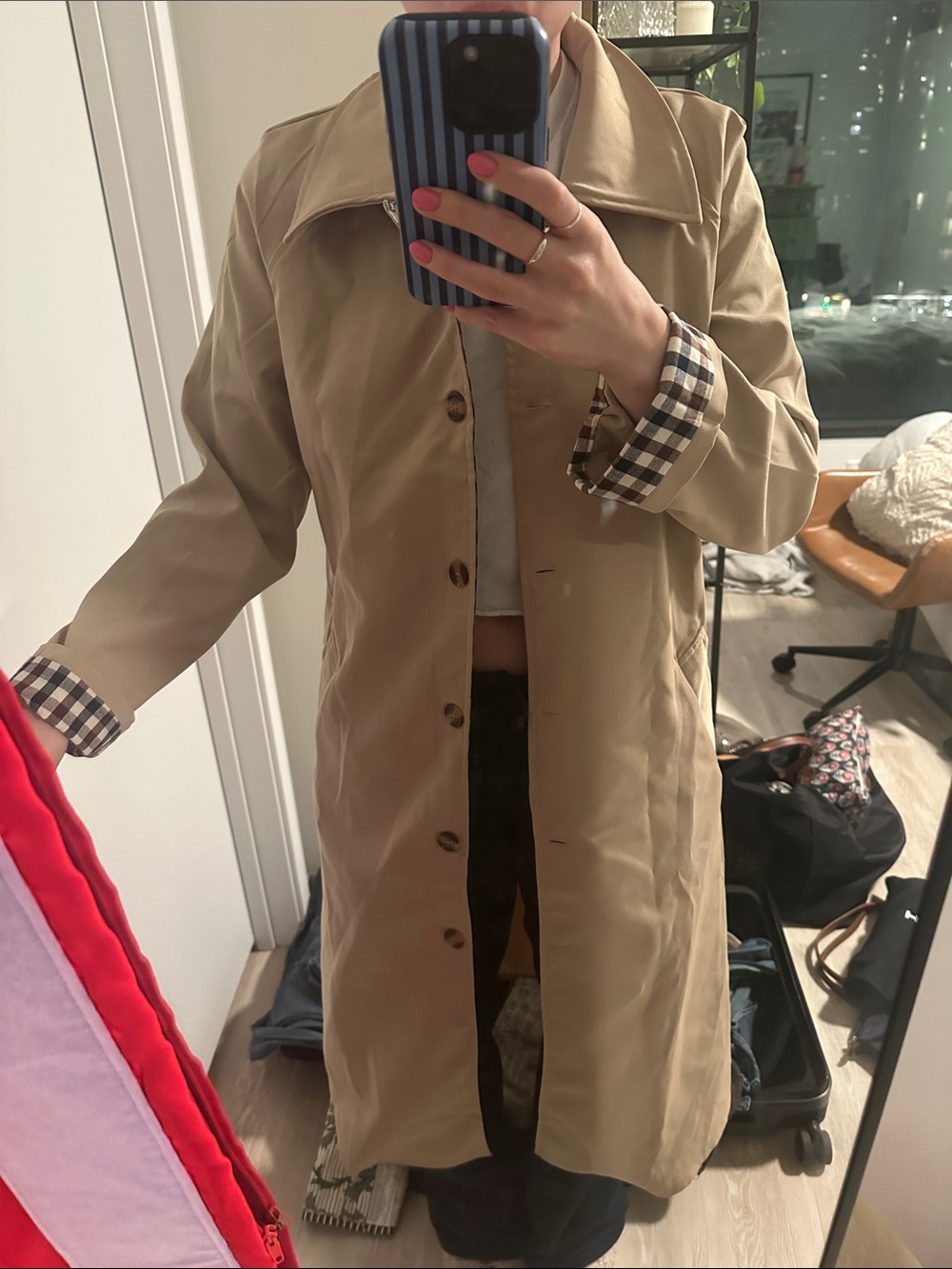 Classic Beige Trench Coat - Picture 4 of 5